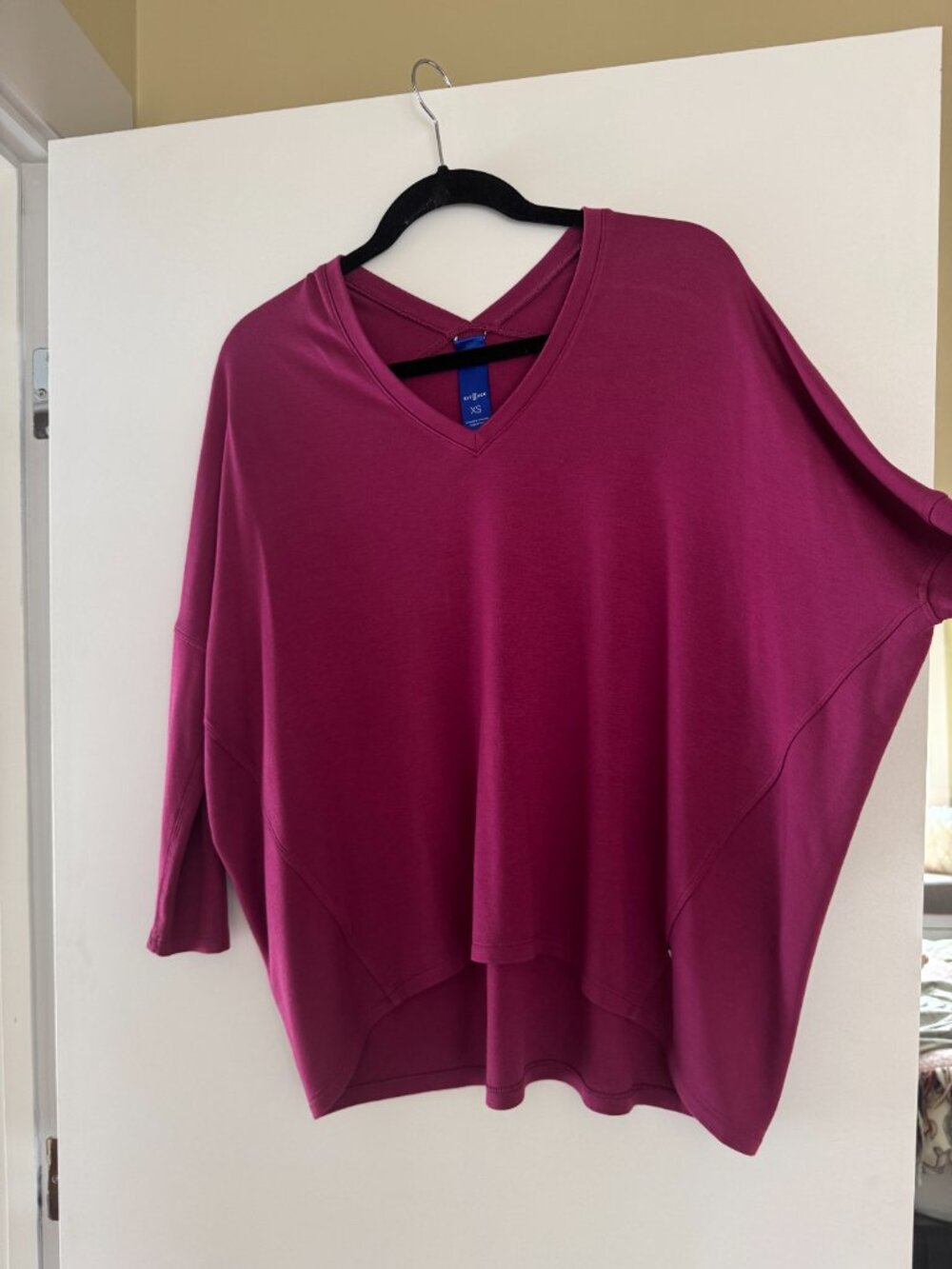 ✨ Kit and Ace Draped V-Neck Top – Raspberry Pink | XS - Picture 5 of 7